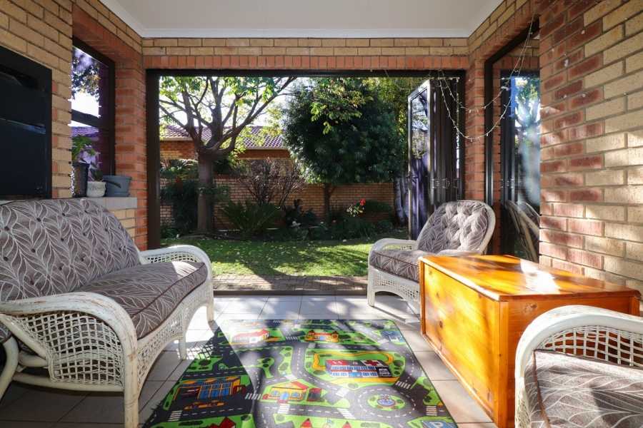 3 Bedroom Property for Sale in Flamwood North West